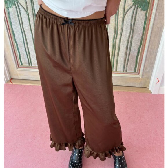 Liora Ruffle Pant Lisa Says Gah - chocolate - Picture 1 of 4